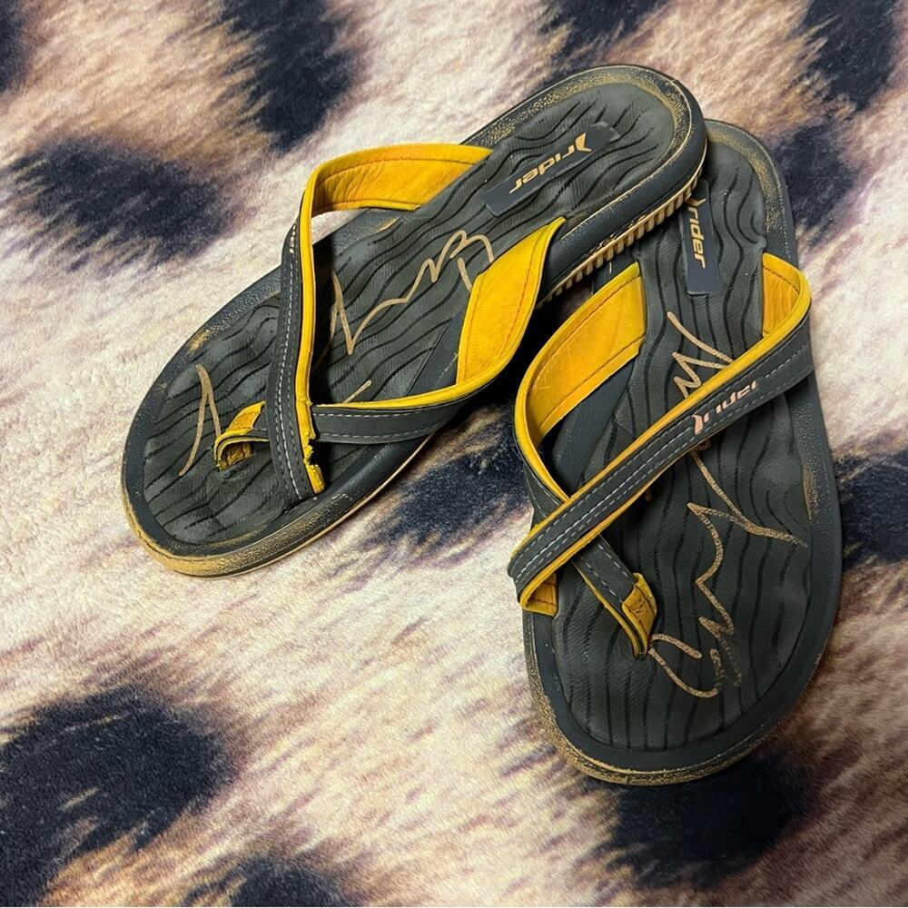Rider Slip On Thong Sandals Women’s Size 8 Flip Flops